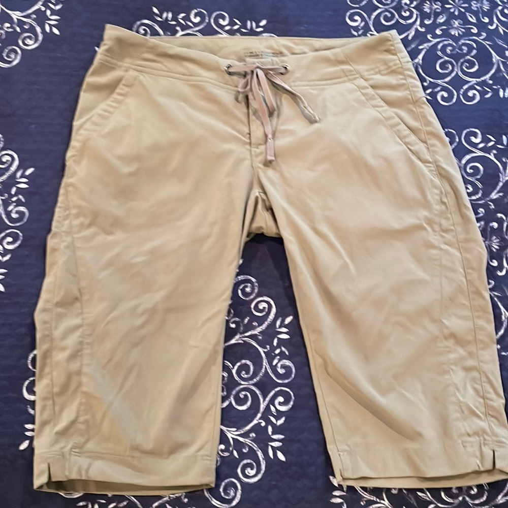 Columbia Women's Anytime Outdoor Long Short. Tan. Size 2.